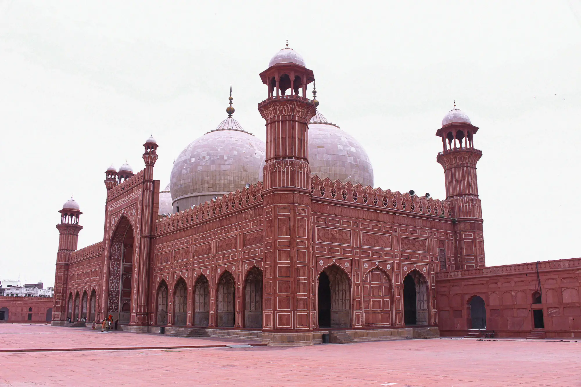 Event Planner in Lahore - Badshahi Mosque in Lahore with red sandstone walls and domes