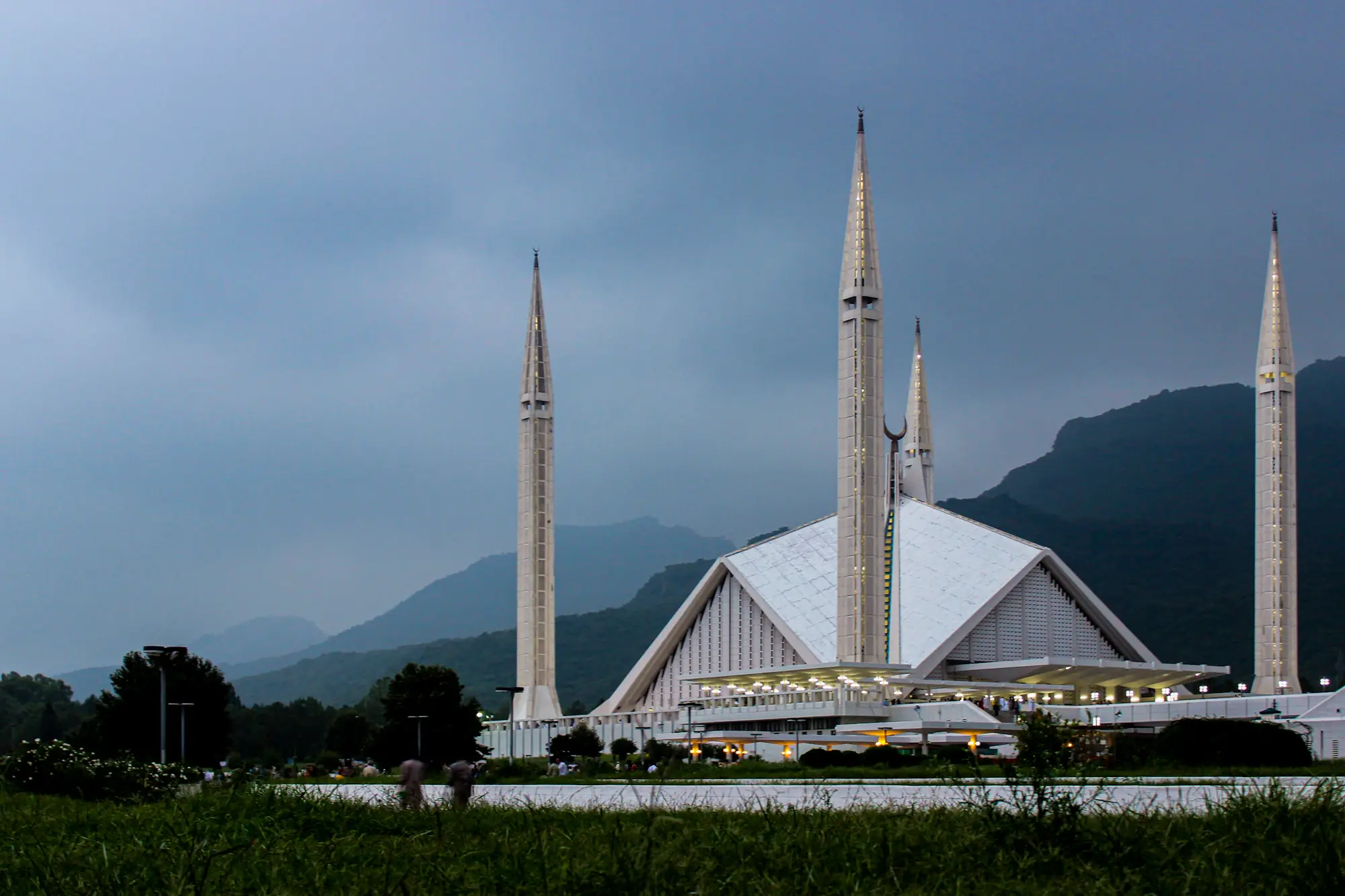 Event Planner in Islamabad - Faisal Mosque in Islamabad with the Margalla hills behind